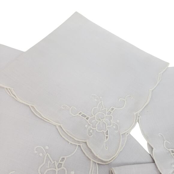 Set 6 Vintage Hand Embroidered White Napkins Scalloped Edges 16” Linen Cotton - Picture 10 of 12